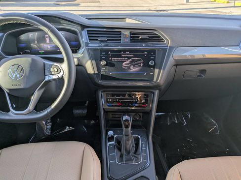 Certified 2023 Volkswagen Tiguan SE FWD image 13