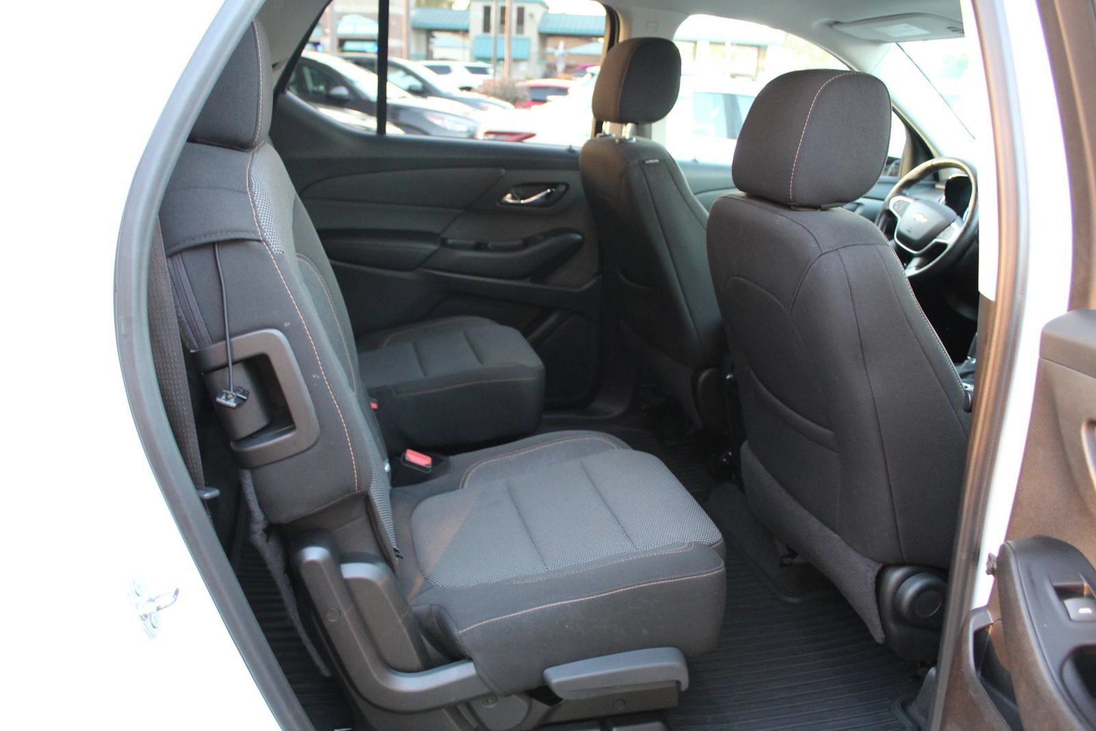 Used 2019 Chevrolet Traverse LT FWD image 11