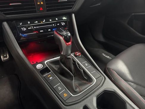 Used 2025 Volkswagen Jetta GLI Autobahn FWD image 18