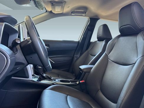 Used 2024 Toyota Corolla Cross XLE FWD image 5