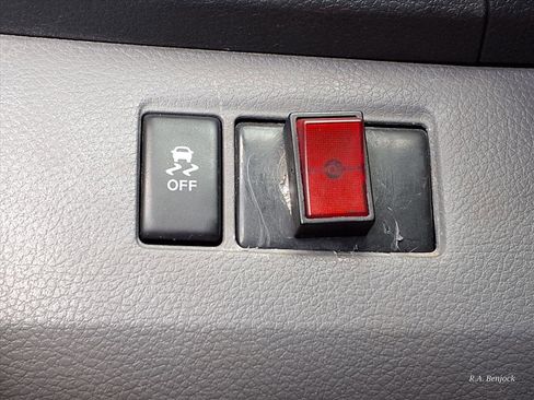 Used 2017 Nissan NV200 S FWD image 13