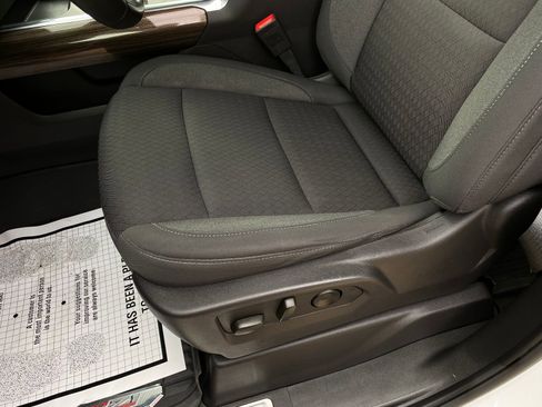 Used 2024 Chevrolet Silverado 1500 LT Trail Boss w/ Convenience Package II image 12