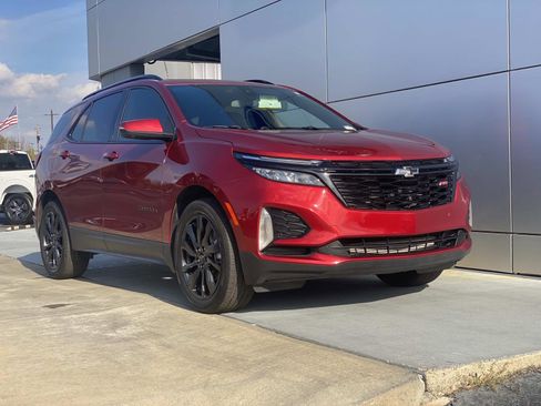 Used 2024 Chevrolet Equinox RS w/ RS Leather Package image 2