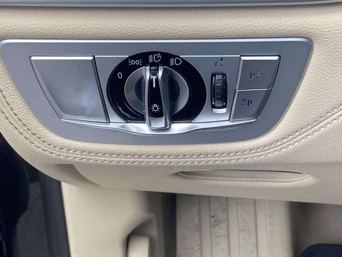 Used 2019 BMW 750i image 20