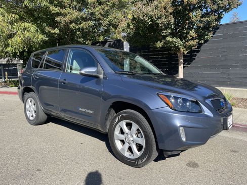 Used 2012 Toyota RAV4 EV image 2