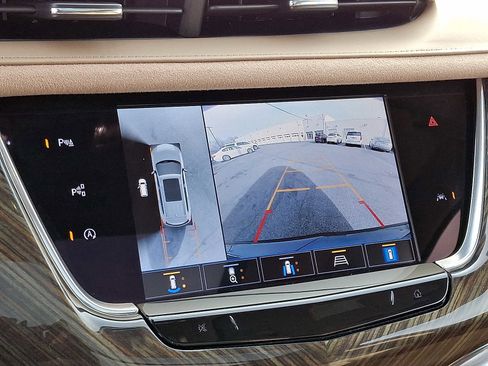 Used 2022 Cadillac XT6 Sport w/ Platinum Package image 21