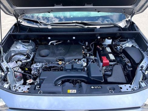 Used 2025 Toyota RAV4 XLE AWD/4WD image 30
