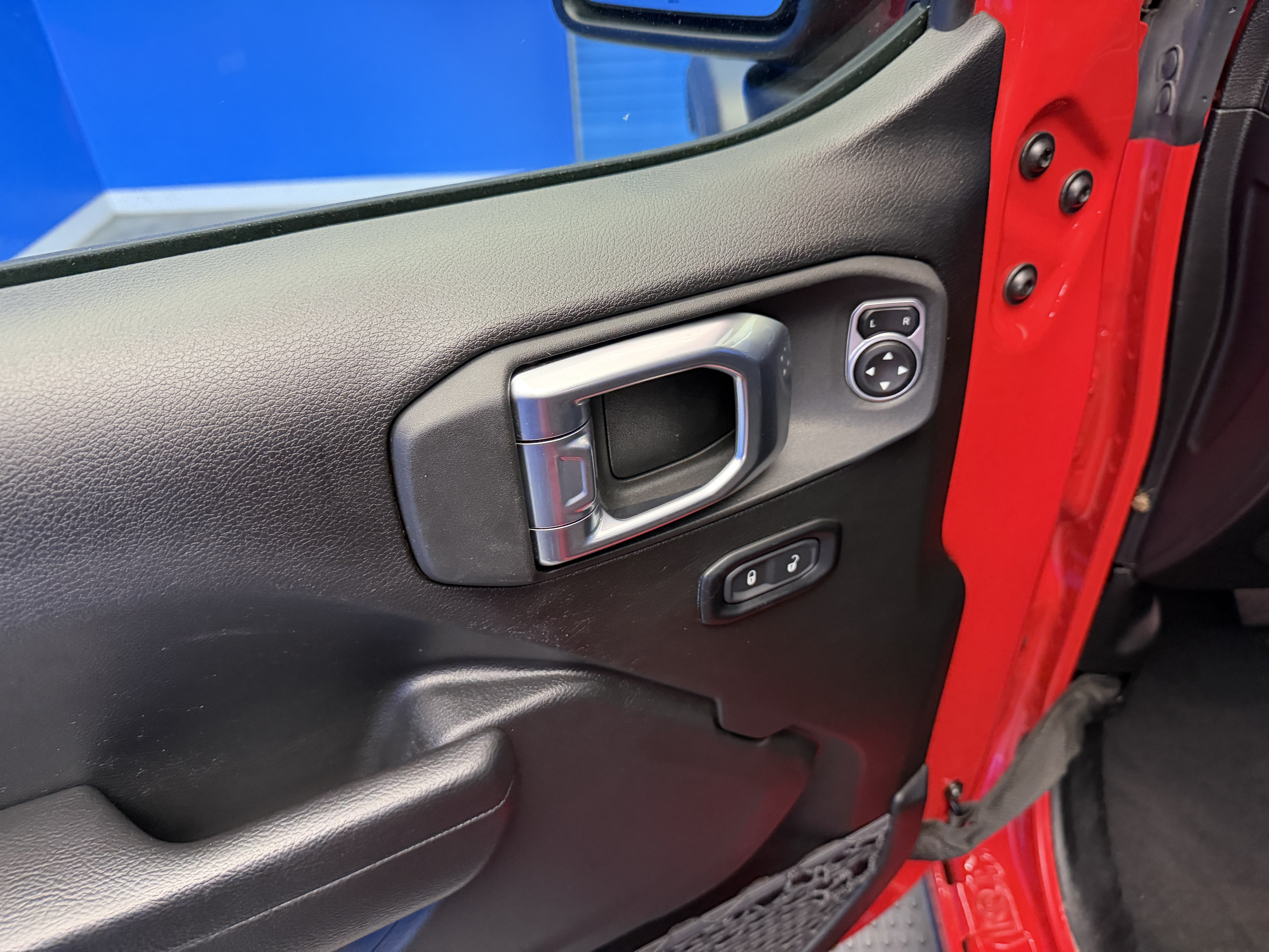 Used 2025 Jeep Wrangler Sport AWD/4WD image 10