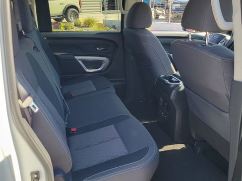 Used 2024 Nissan Titan SV w/ SV Convenience Package image 12