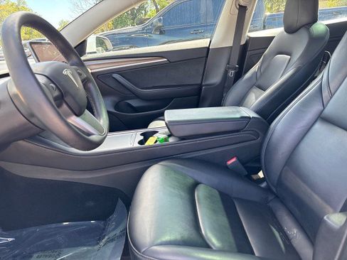 Used 2023 Tesla Model 3 Standard Range image 10