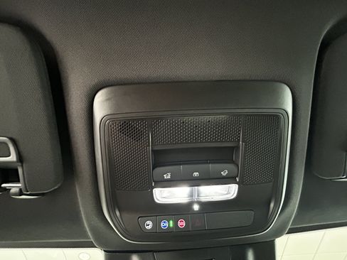 Used 2026 Chevrolet Equinox EV RS w/ Active Safety Package 3 AWD/4WD image 16
