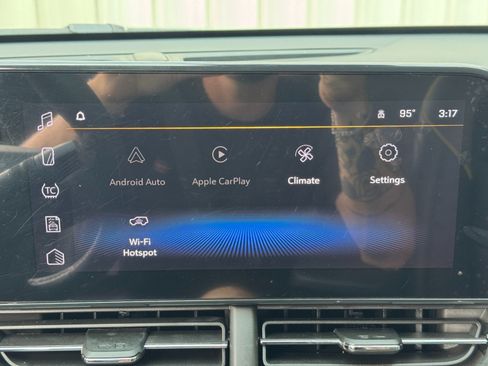 Used 2025 Chevrolet Trax ACTIV w/ Driver Confidence Package FWD image 22