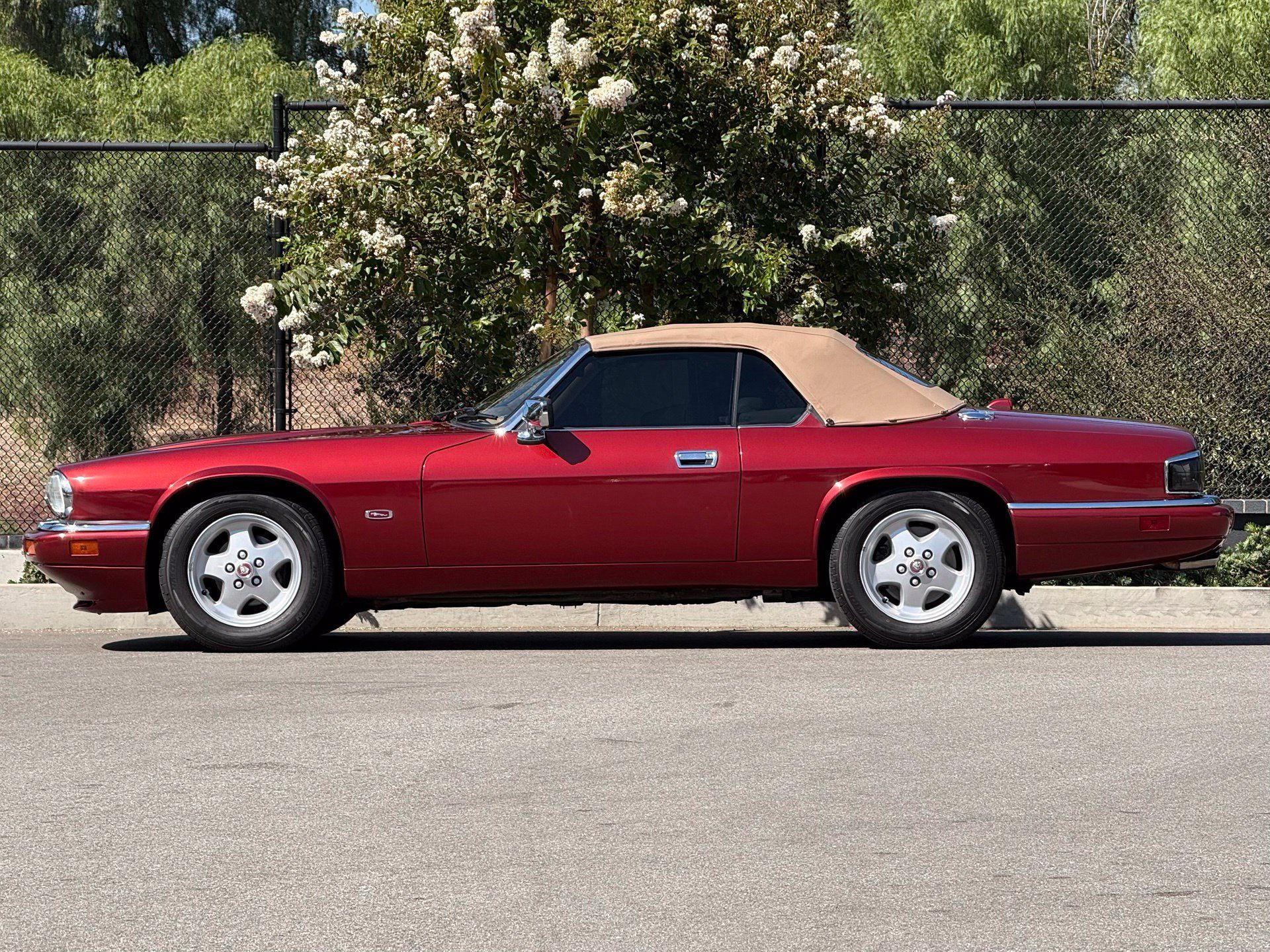 Used 1995 Jaguar XJS 4.0 Convertible RWD image 2