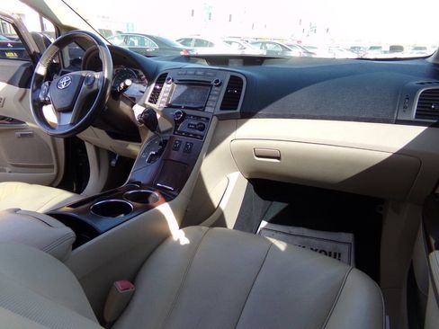 Used 2015 Toyota Venza Limited image 15