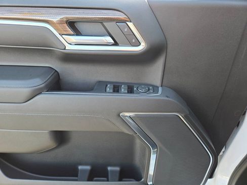 Used 2022 Chevrolet Silverado 1500 LT Trail Boss image 16