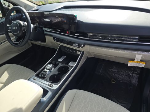 New 2026 Kia Carnival SX FWD image 12