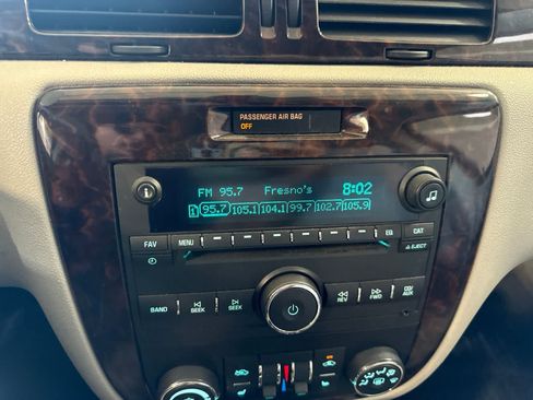 Used 2014 Chevrolet Impala LTZ FWD image 27