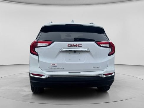 Used 2024 GMC Terrain SLT AWD/4WD image 4