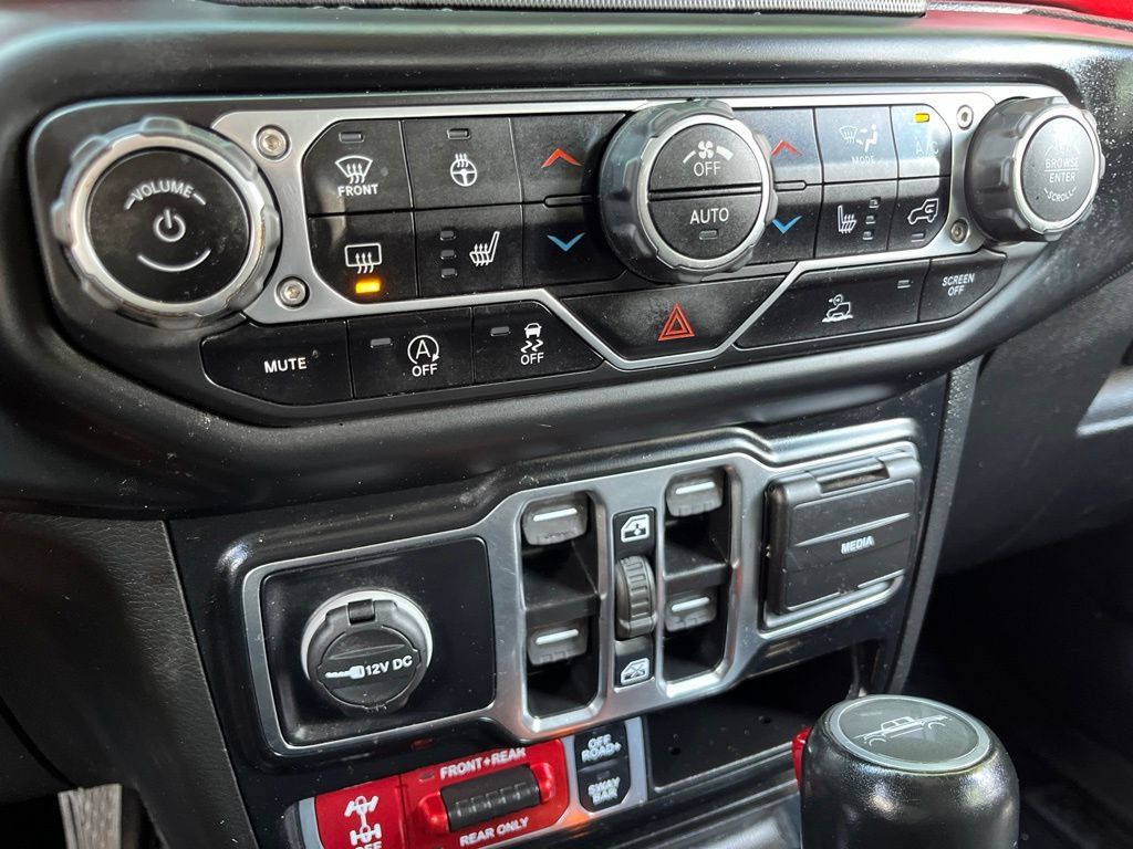Used 2022 Jeep Gladiator Rubicon w/ LED Lighting Group AWD/4WD image 39