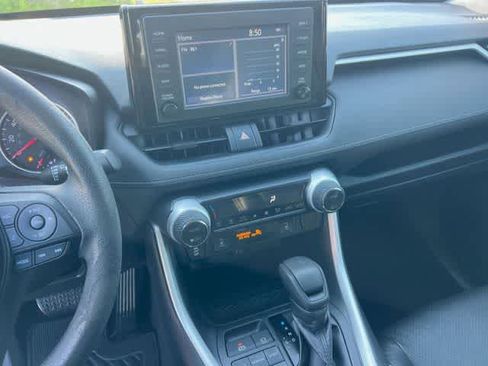 Used 2019 Toyota RAV4 XLE w/ Convenience Package FWD image 18