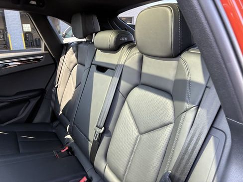 Used 2023 Porsche Macan AWD/4WD image 14