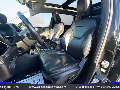 Used 2020 Jeep Cherokee Limited image 18