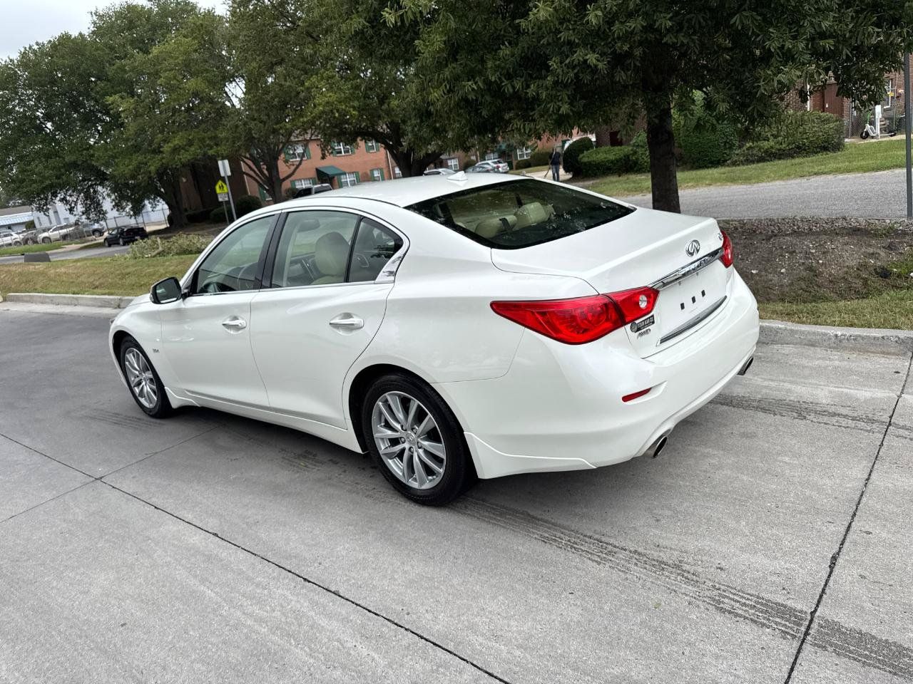 Used 2017 INFINITI Q50 3.0t Premium w/ 3.0T Premium Plus Package AWD/4WD image 9