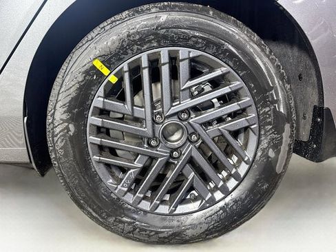 New 2026 Nissan Sentra SV image 25