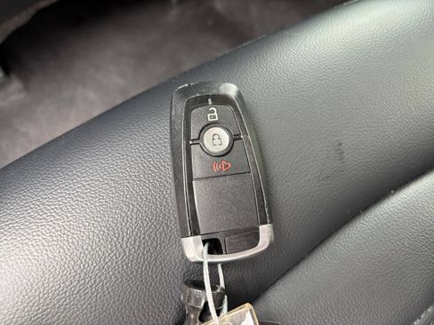 Used 2024 Ford Edge SEL AWD/4WD image 21