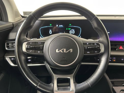 Used 2023 Kia Sportage EX image 12