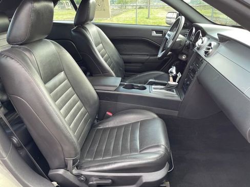 Used 2005 Ford Mustang GT RWD image 30