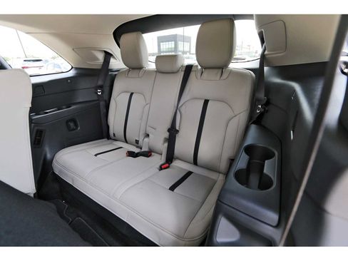 Used 2026 MAZDA CX-90 3.3 Turbo w/ Preferred Package AWD/4WD image 13