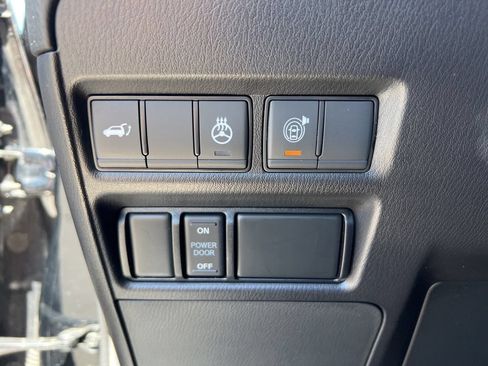 Used 2023 Nissan Armada Platinum w/ Captain's Chairs Package AWD/4WD image 32