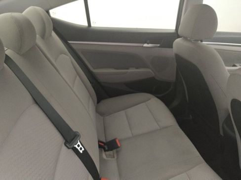 Used 2020 Hyundai Elantra SEL image 19