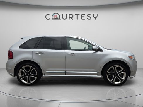Used 2014 Ford Edge Sport w/ Driver Entry Package FWD image 6