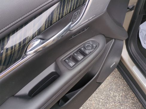 Certified 2023 Cadillac XT6 Premium Luxury image 24