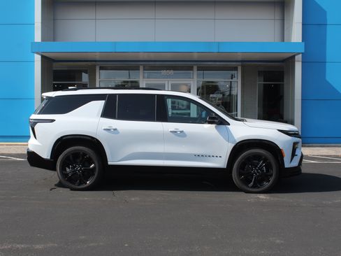 New 2027 Chevrolet Traverse RS w/ LPO, Floor Liner Package AWD/4WD image 3