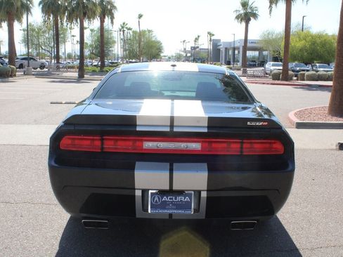 Used 2009 Dodge Challenger SRT8 RWD image 4