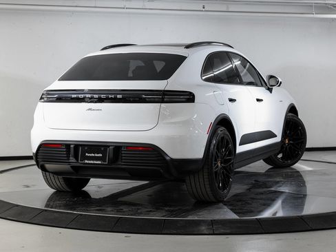 Certified 2026 Porsche Macan Electric RWD image 7