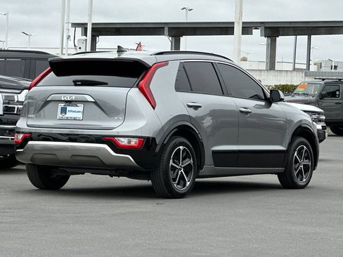 Used 2023 Kia Niro FWD image 4