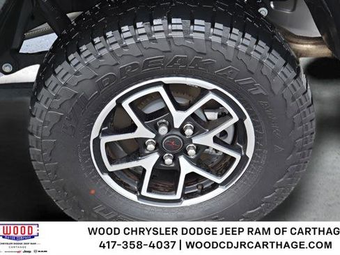 Used 2025 Jeep Gladiator Rubicon AWD/4WD image 25