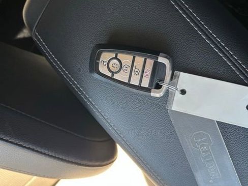 Used 2020 Ford Escape Titanium AWD/4WD image 35