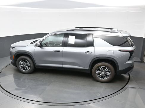 Used 2024 Chevrolet Traverse LT AWD/4WD image 37