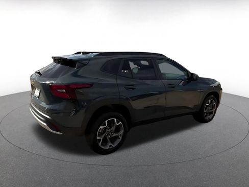 Used 2025 Chevrolet Trax LT image 14