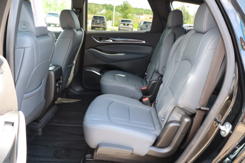 Certified 2024 Buick Enclave Essence w/ Technology Package AWD/4WD image 40