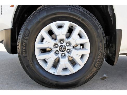 Certified 2024 Nissan Frontier SV w/ SV Convenience Package image 29