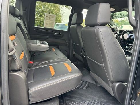 Used 2024 GMC Sierra 2500 AT4 image 20