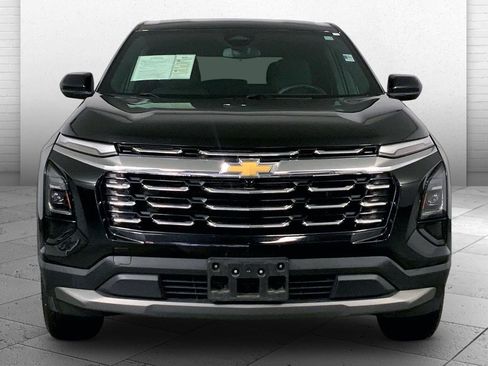 Used 2025 Chevrolet Equinox LT FWD image 2