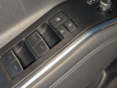 Used 2026 Toyota Highlander Limited image 12