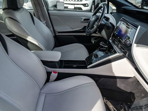 Used 2020 Toyota Mirai image 17